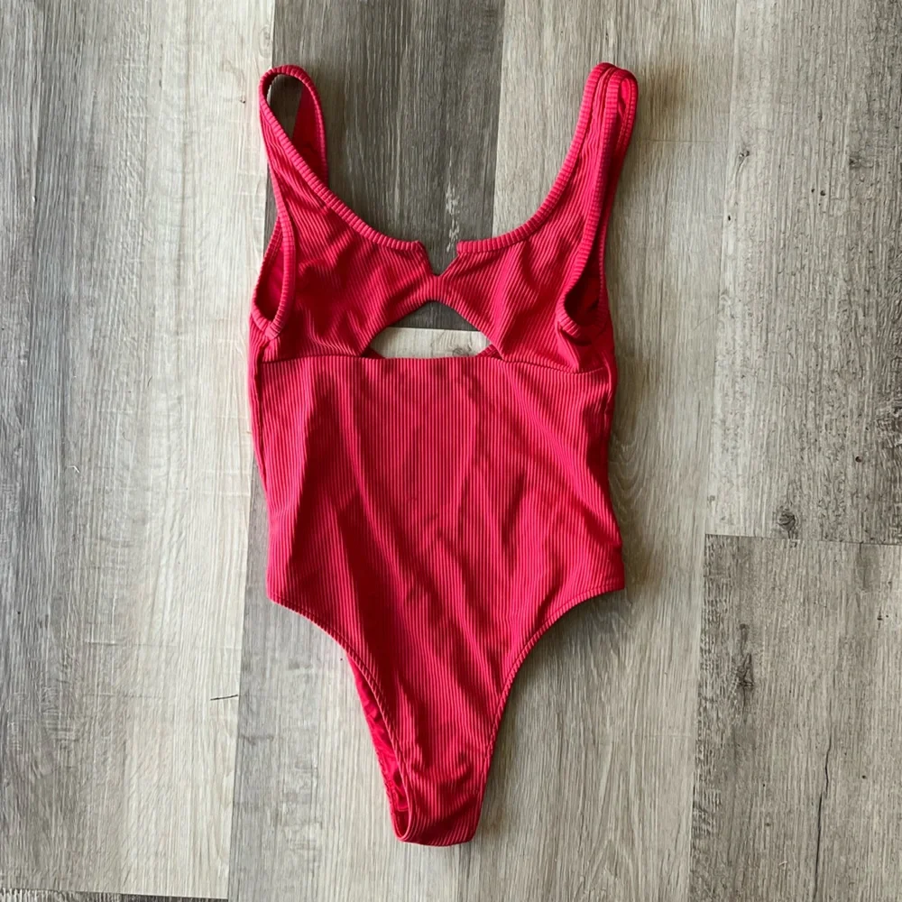 Frankies Bikinis Cody Cut Out One Piece Swimsuit Red size Small